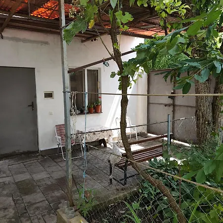 Guest house небольшой домик *